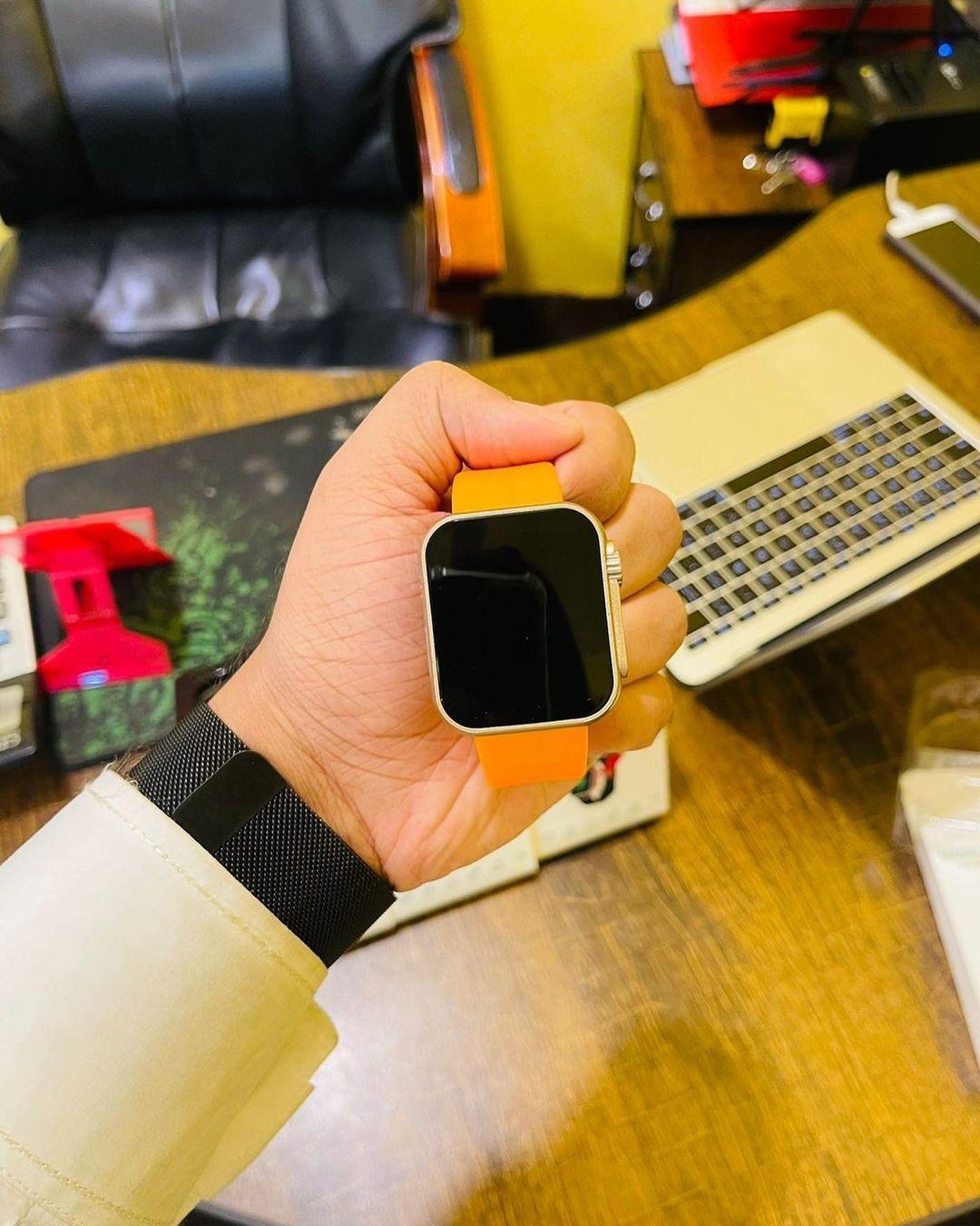 D20 Ultra Bluetooth Smart Watch